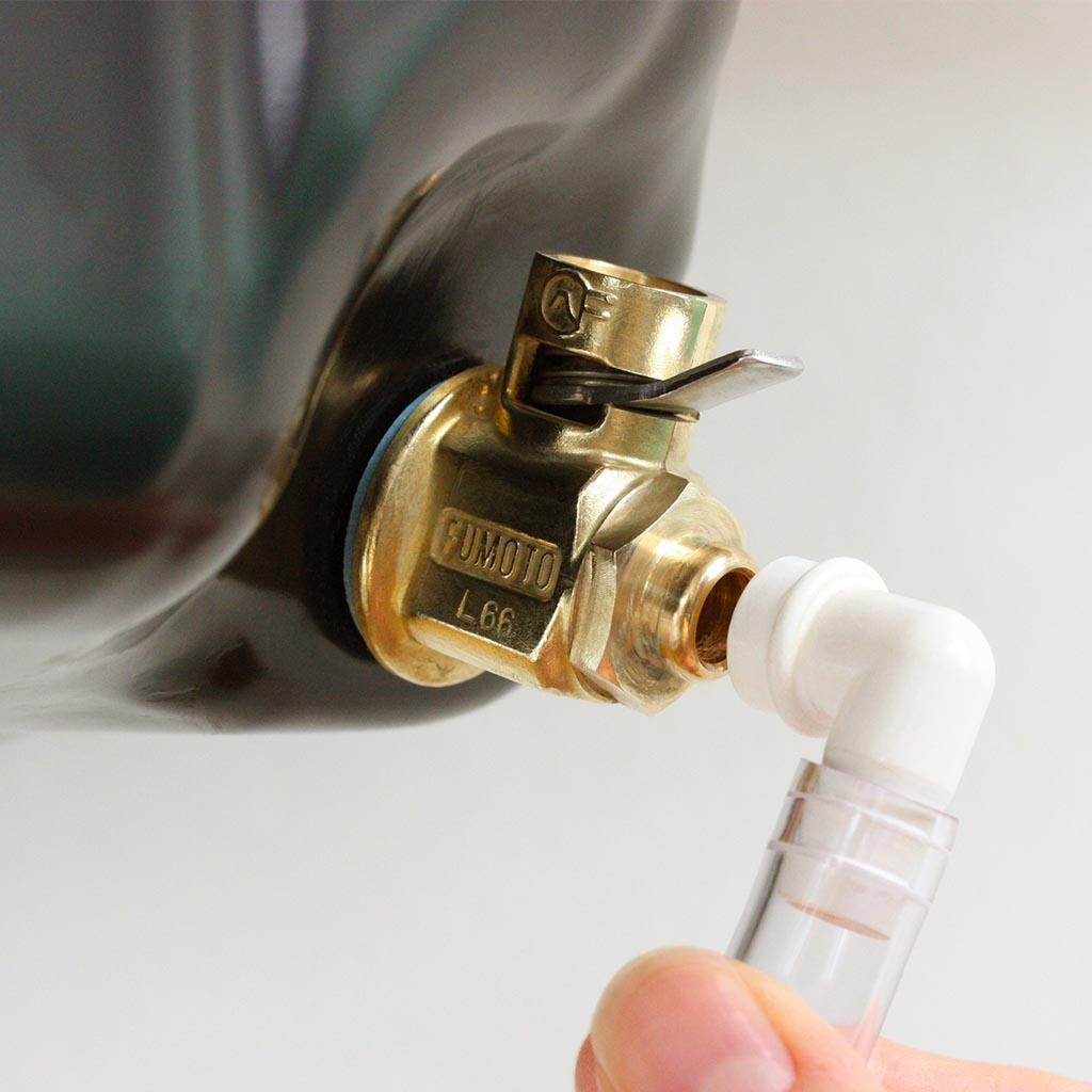 FUMOTO Plastic Elbow Socket & Hose Kit