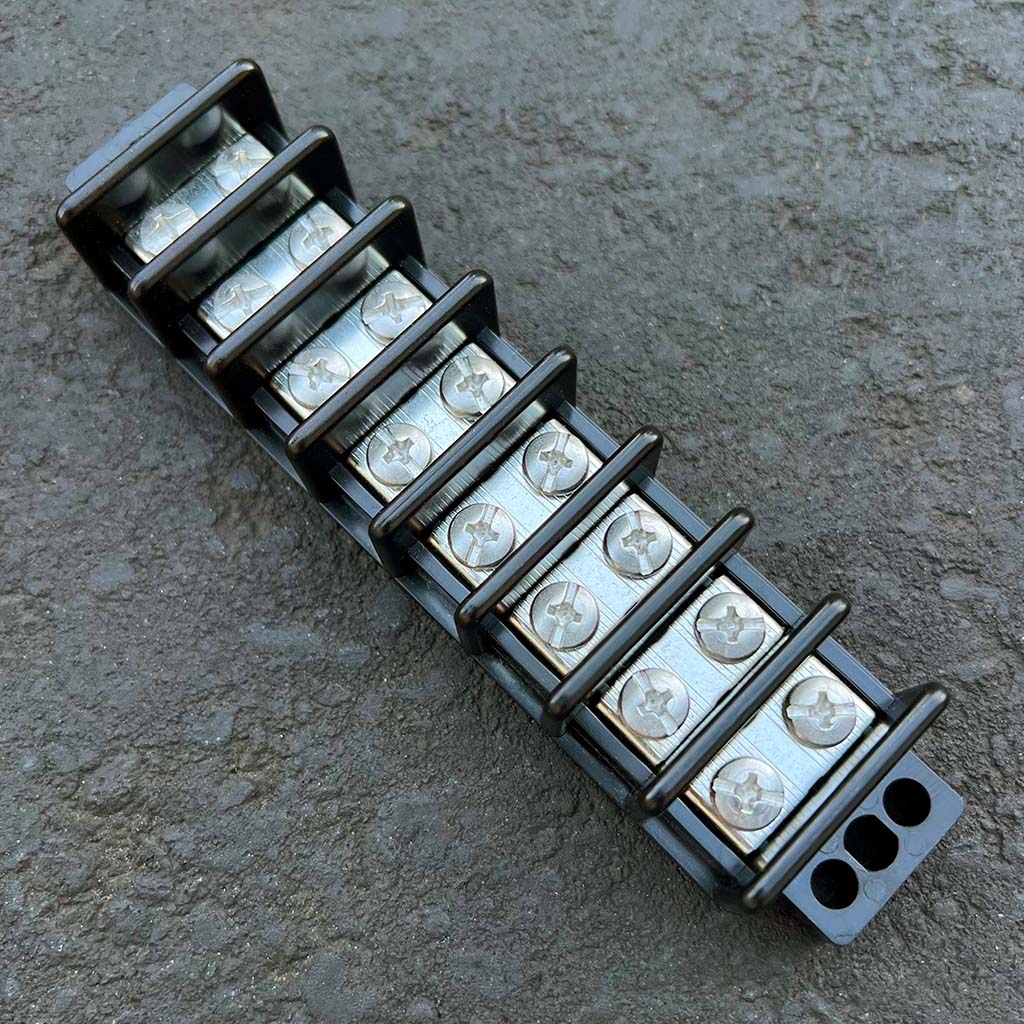 Blue Sea 30A Terminal Block image 0